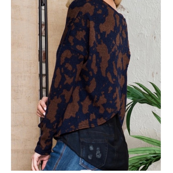 Tulip Back Leopard Print Top - NWOT - Picture 4 of 10